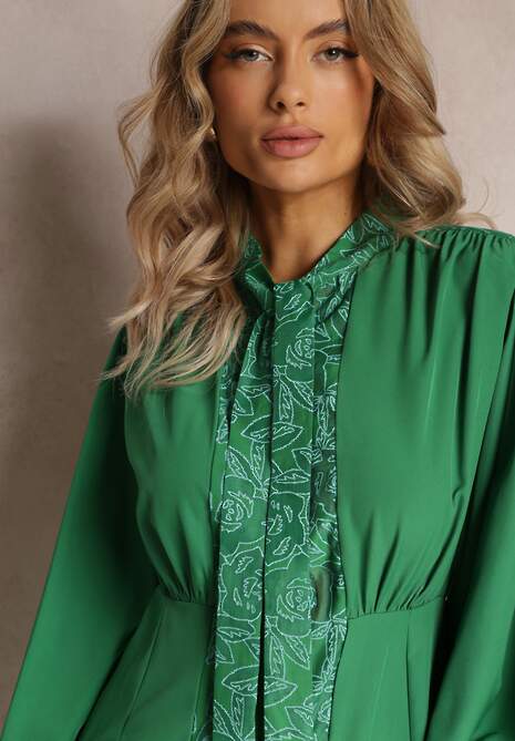 Zielona Rozkloszowana Sukienka Mini z Szerokimi Rękawami i Wiązaniem przy Dekolcie Pesy