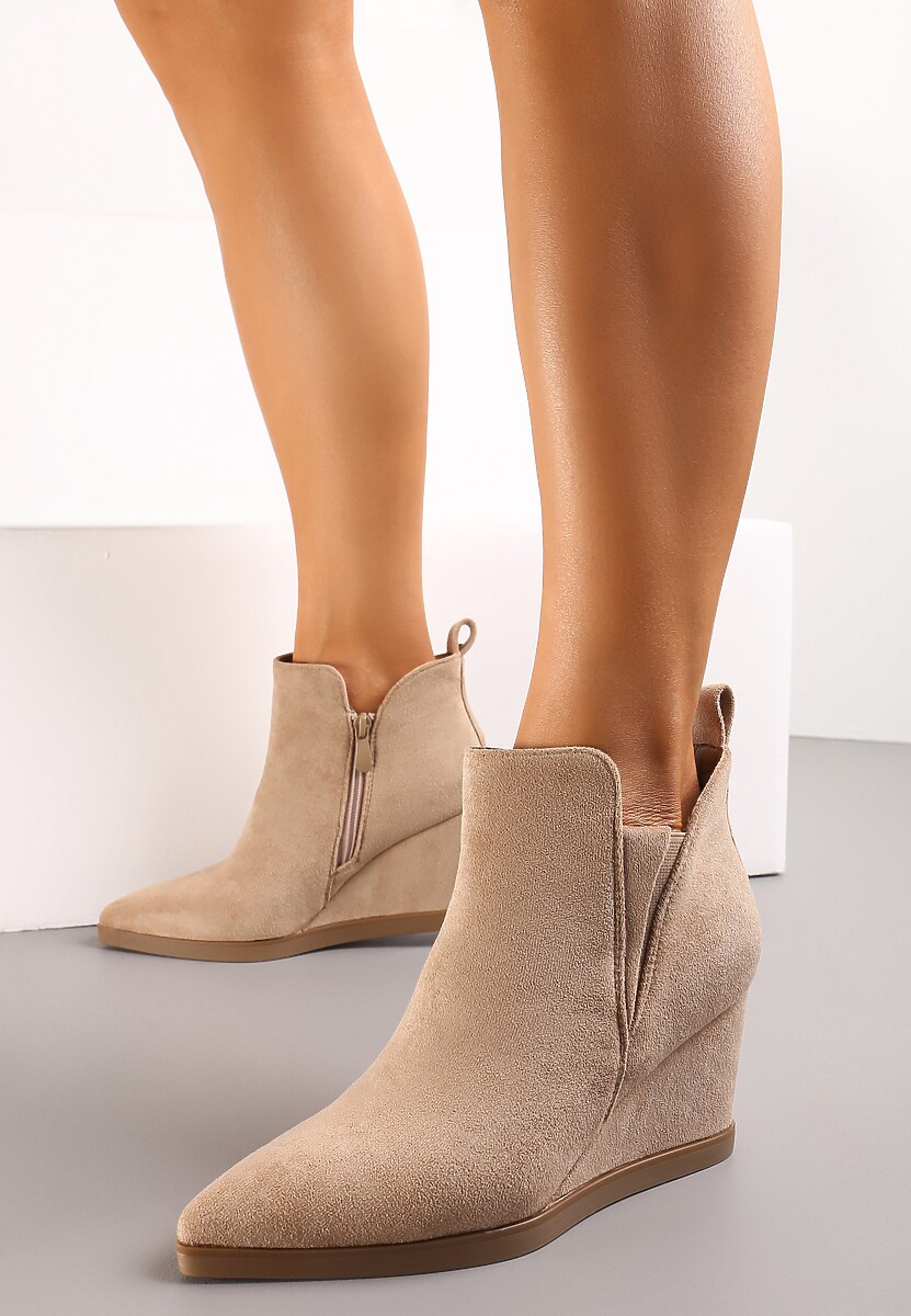 Ciemnobeżowe Botki na Koturnie z Ekozamszu Ozdobione Rozcięciem Baly