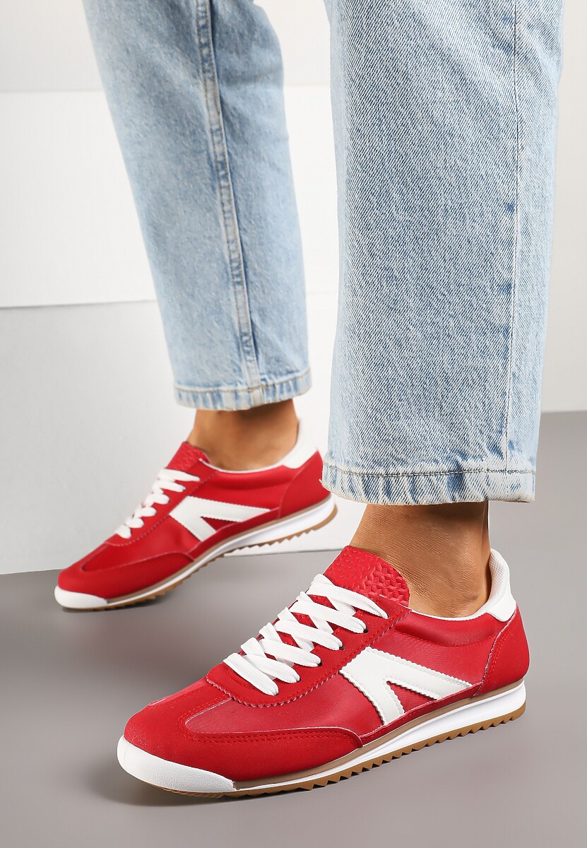 Czerwone Sneakersy Klasyczne Tenisówki Zdobione Przeszyciami Bortewi