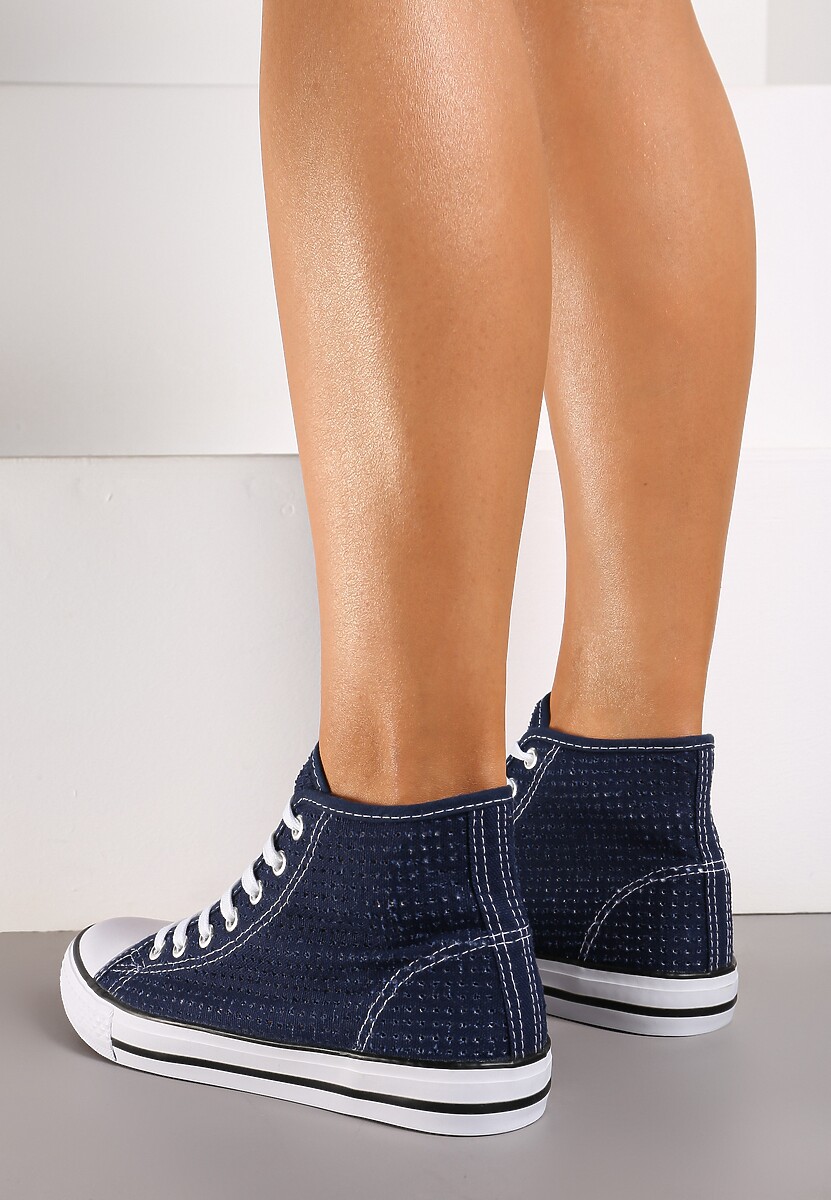 Granatowe Płaskie Trampki z Perforacją Yelagia