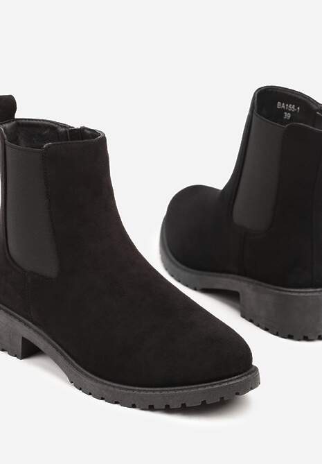 Czarne Botki Sztyblety z Imitacji Zamszu Ozdobione Elastycznym Elementem Clasina
