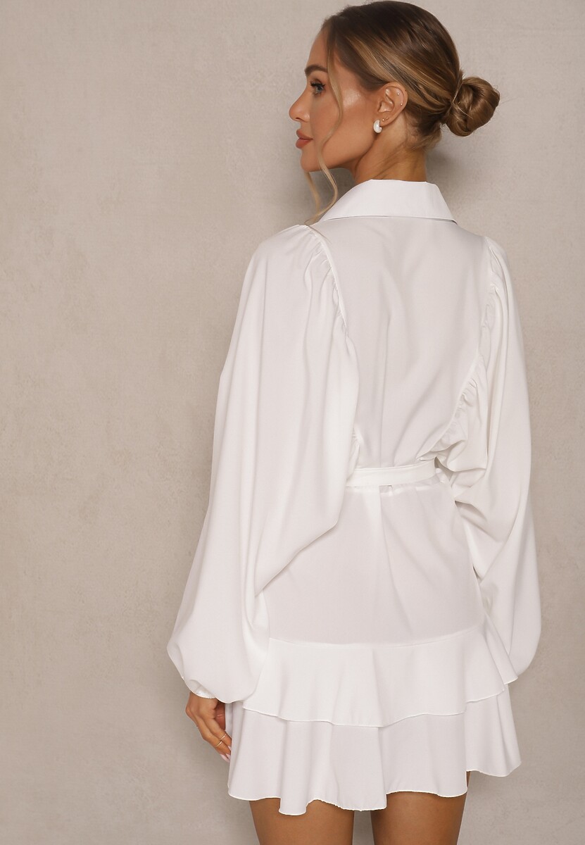 Biała Rozkloszowana Sukienka z Falbanami i Paskiem Divanessa