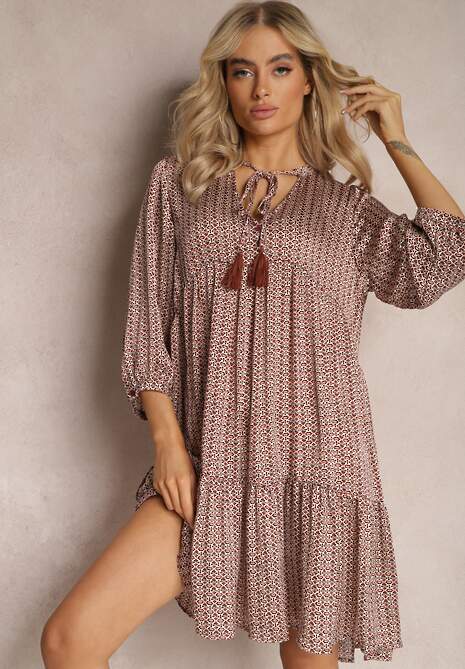 Czerwono-Beżowa Trapezowa Sukienka z Chwostami i Rozkloszowanym Dołem Bleva