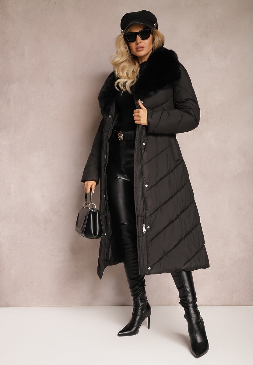Czarna Pikowana Kurtka Płaszcz typu Płaszcz z Futrzanym Kołnierzem Odefia