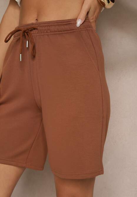 Brązowe Klasyczne Szorty do Kolan z Gumką w Pasie Fermatia