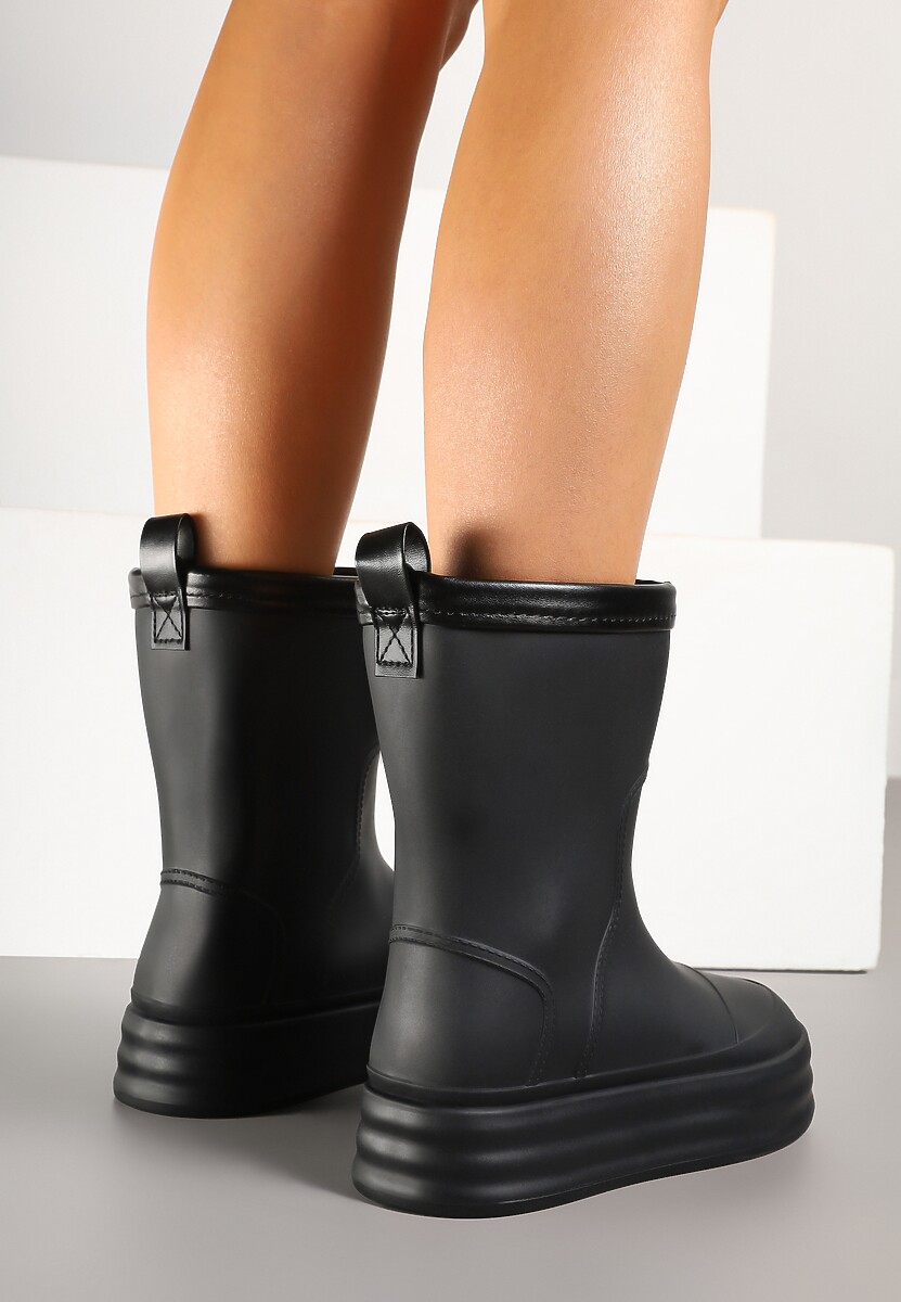 Czarne Kalosze Ozdobione Małą Naszywką Lanivra