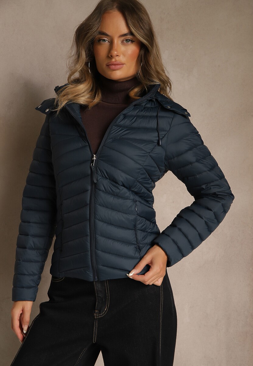 Granatowa Przejściowa Kurtka z Pikowanymi Przeszyciami i Kapturem Suritte