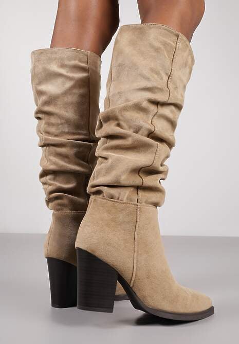 Ciemnobeżowe Kozaki z Ekozamszu na Obcasie Typu Słupek z Marszczeniem przy Cholewce Railaria