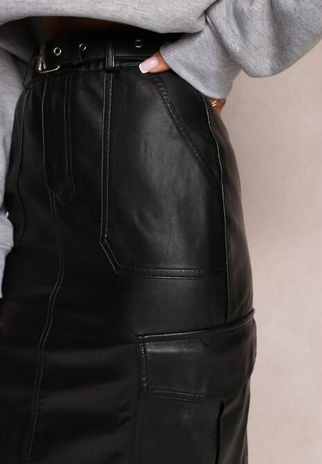 Czarna Spódnica Midi z Imitacji Skóry Paskiem i Kieszeniami Cargo Edvardisa