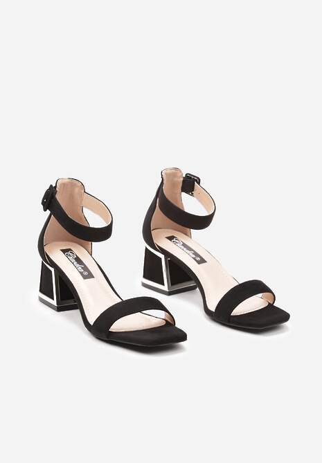 Czarne Sandały z Metaliczną Wstawką na Słupku z Imitacji Zamszu Adlephia