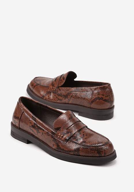 Brązowe Mokasyny z Wężowym Motywem Latanna