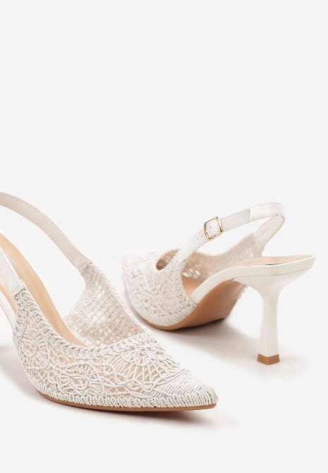 Białe Sandały na Niskiej Szpilce z Ażurowym Wykończeniem i Regulowanym Paskiem Ewianessa