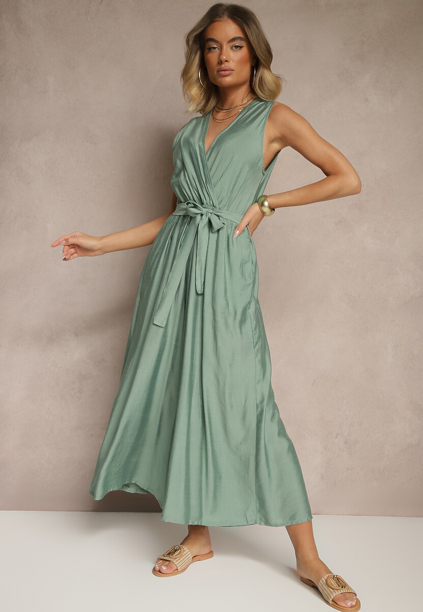 Czarny Kombinezon Taliowany z Wiskozą Ozdobiona Paskiem Evintria