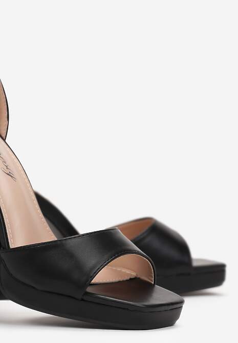 Czarne Sandały z Otwartym Kwadratowym Noskiem na Słupku i Platformie Kaliania