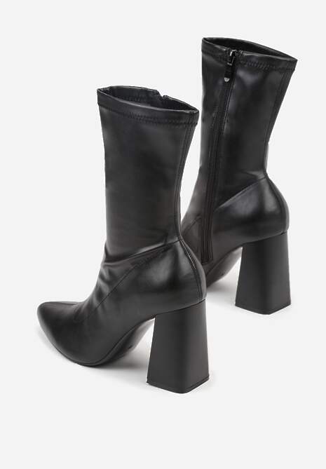 Czarne Przylegające Botki Vices na Słupkowym Obcasie Nevitte