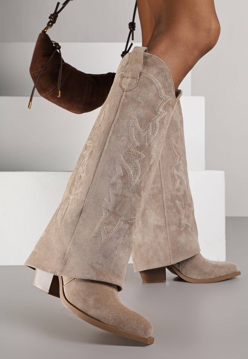 Brązowe Kozaki Kowbojki na Stożkowym Obcasie z Wywiniętą Cholewką z Haftem Fenassa