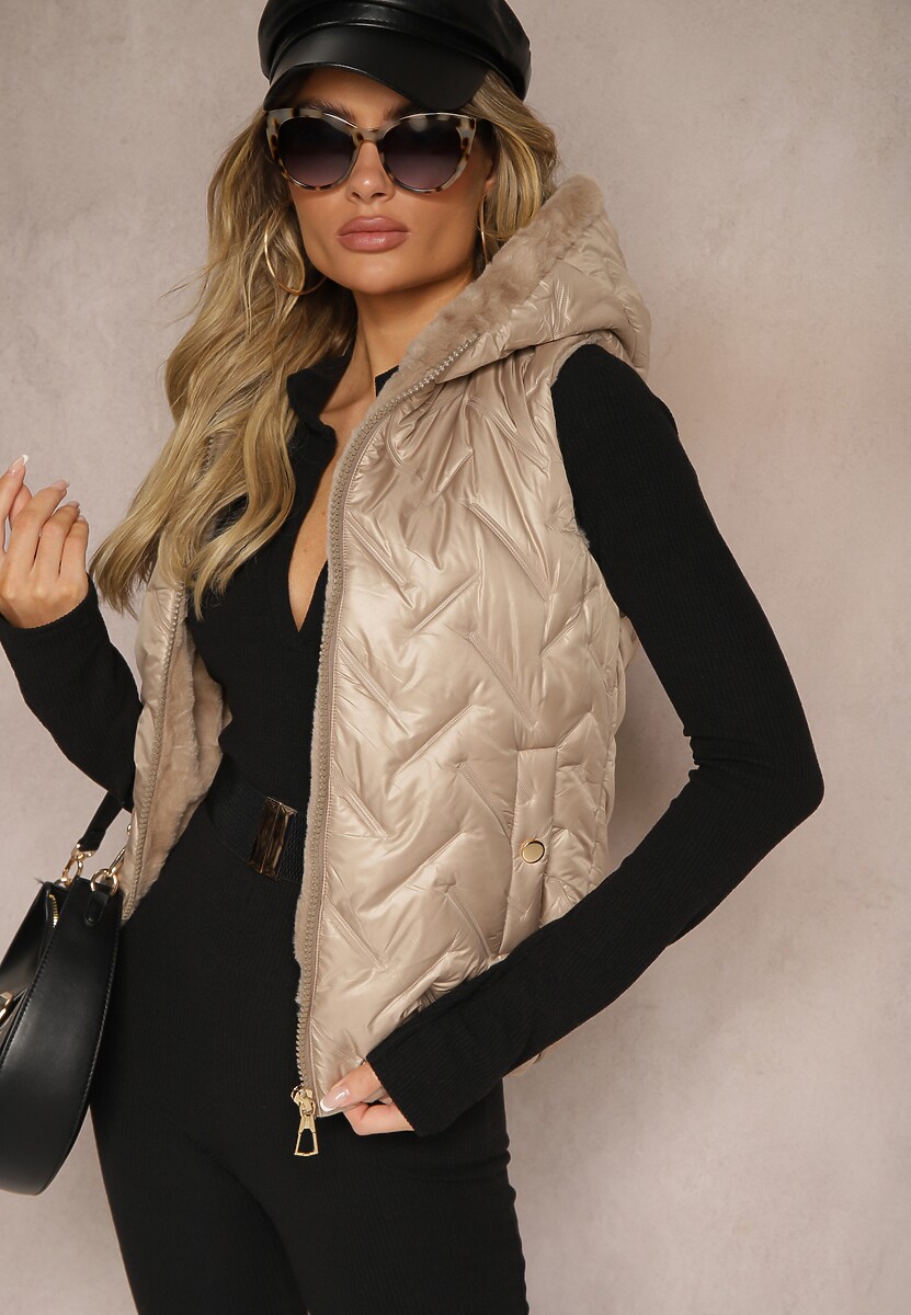 Beżowa   Kamizelka Pikowana Wykończona Sztucznym Futerkiem Timaveah