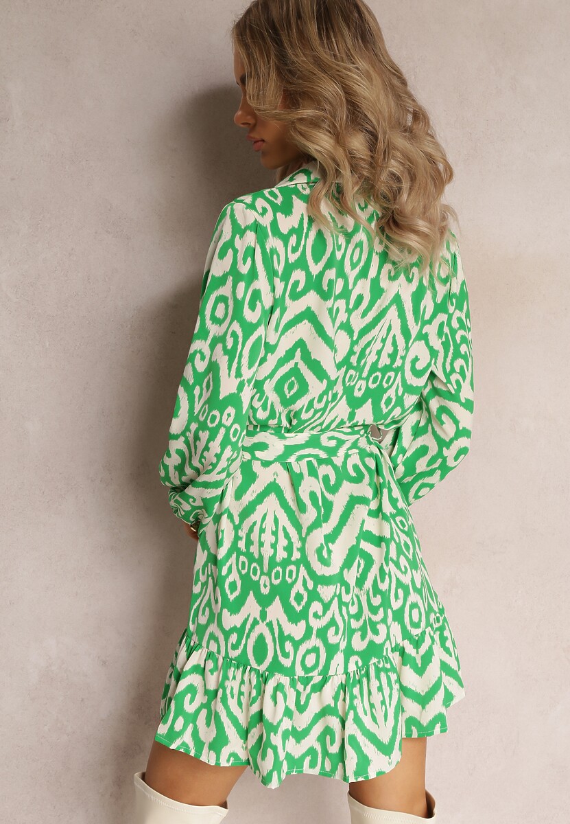 Zielona Koszulowa Sukienka z Falbanką na Dole i Wiązanym Paskiem Ametisa
