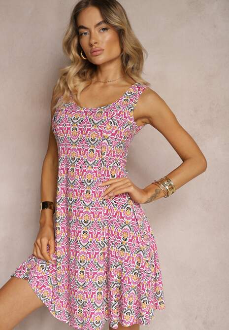 Różowa Sukienka o Rozkloszowanym Kroju na Ramiączkach Quezorea