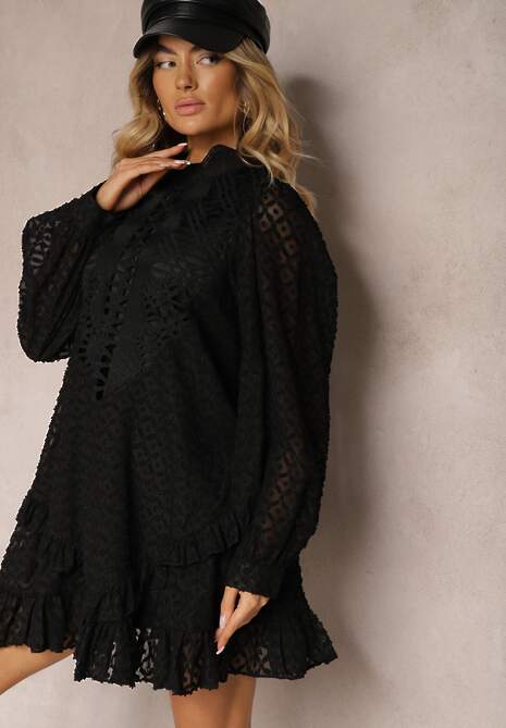 Czarna Ażurowa Sukienka Mini o Rozkloszowanym Fasonie z Falbankami Beline
