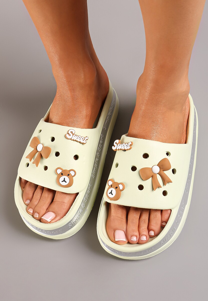 Zielone Piankowe Klapki z Uroczymi Aplikacjami na Szerokim Pasku z Platformą Soffia