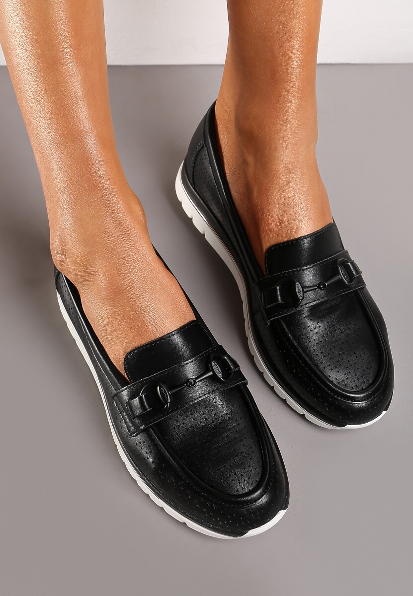 Czarne Mokasyny ze Skórzaną Wkładką Perforacją i Klamrą Gamiara