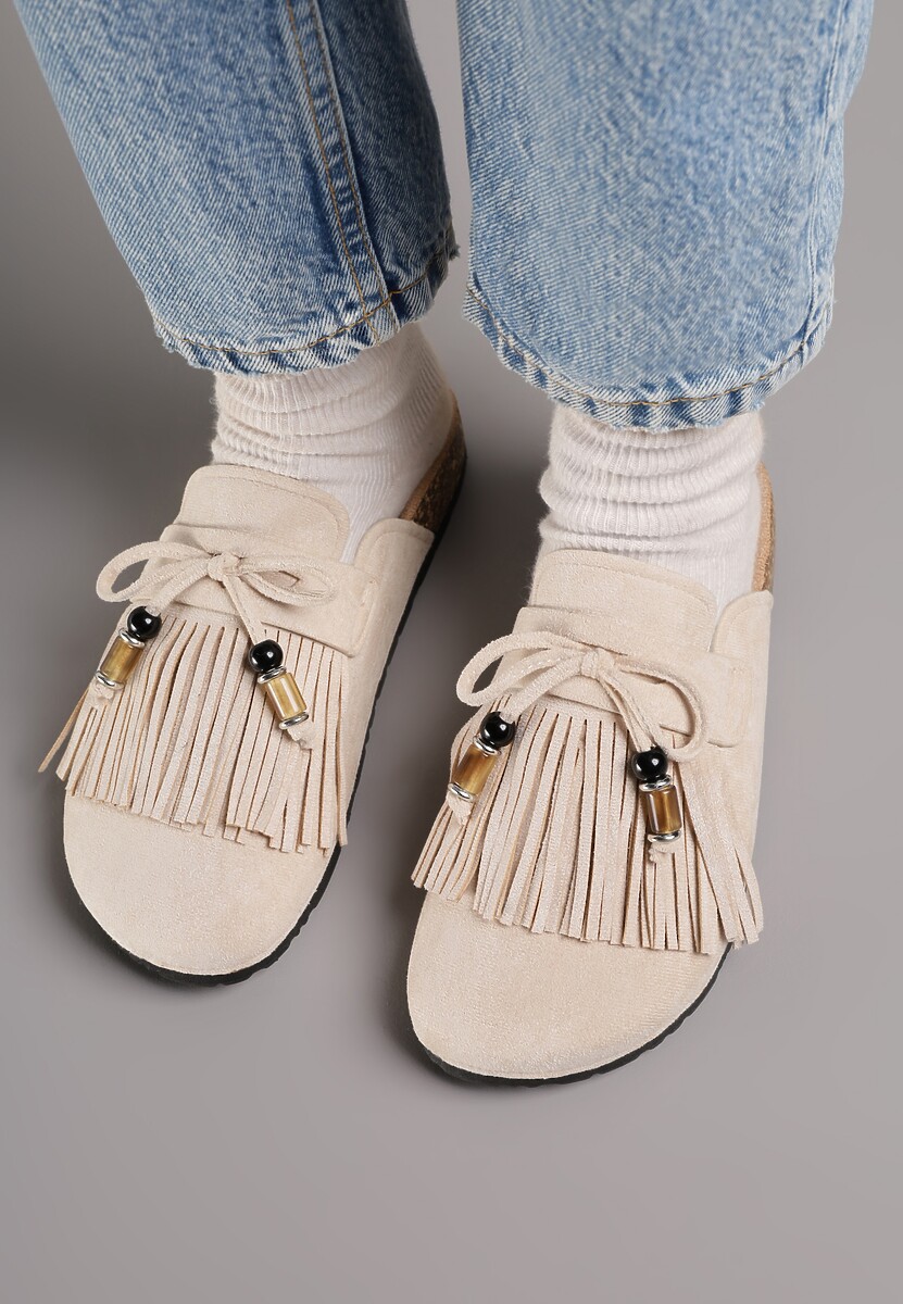 Beżowe Boho Klapki Mule z Imitacji Zamszu z Frędzlami i Koralikami Elwedila