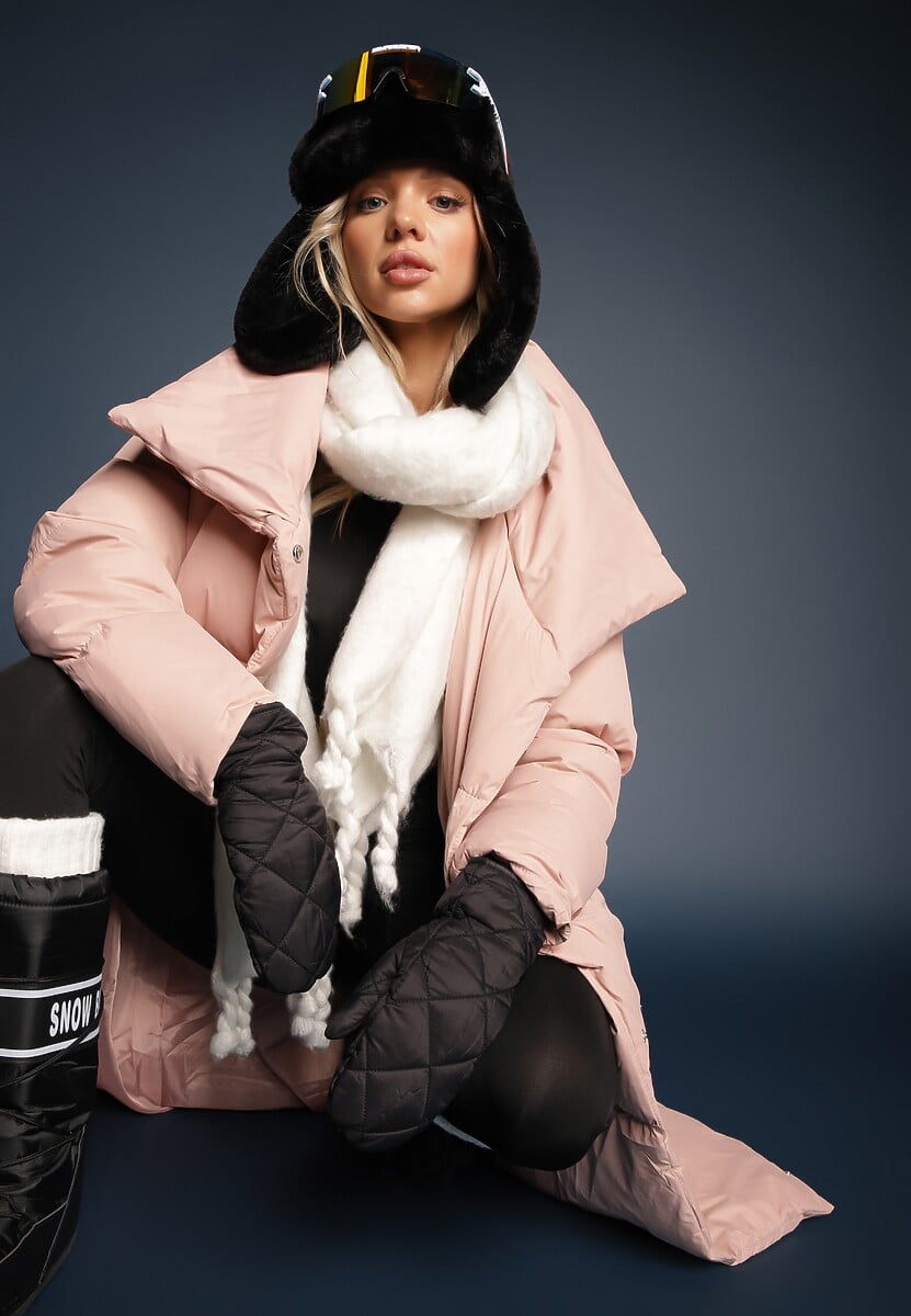 Różowa Kurtka Płaszcz z Wysokim Kołnierzem Zapinana na Napy z Paskiem Luliriva