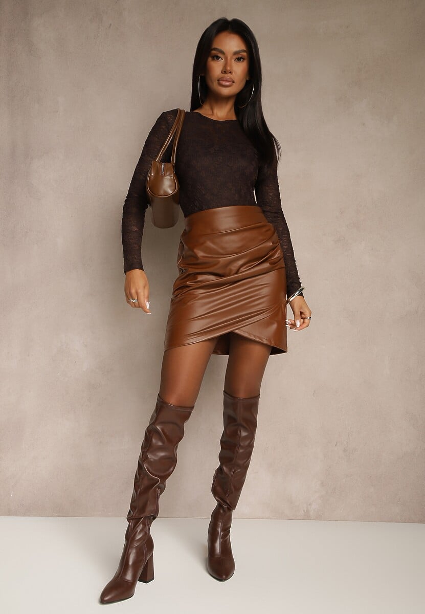 Brązowa Spódnica  z Imitacji Skóry Marszczona Asymetryczna Bolno