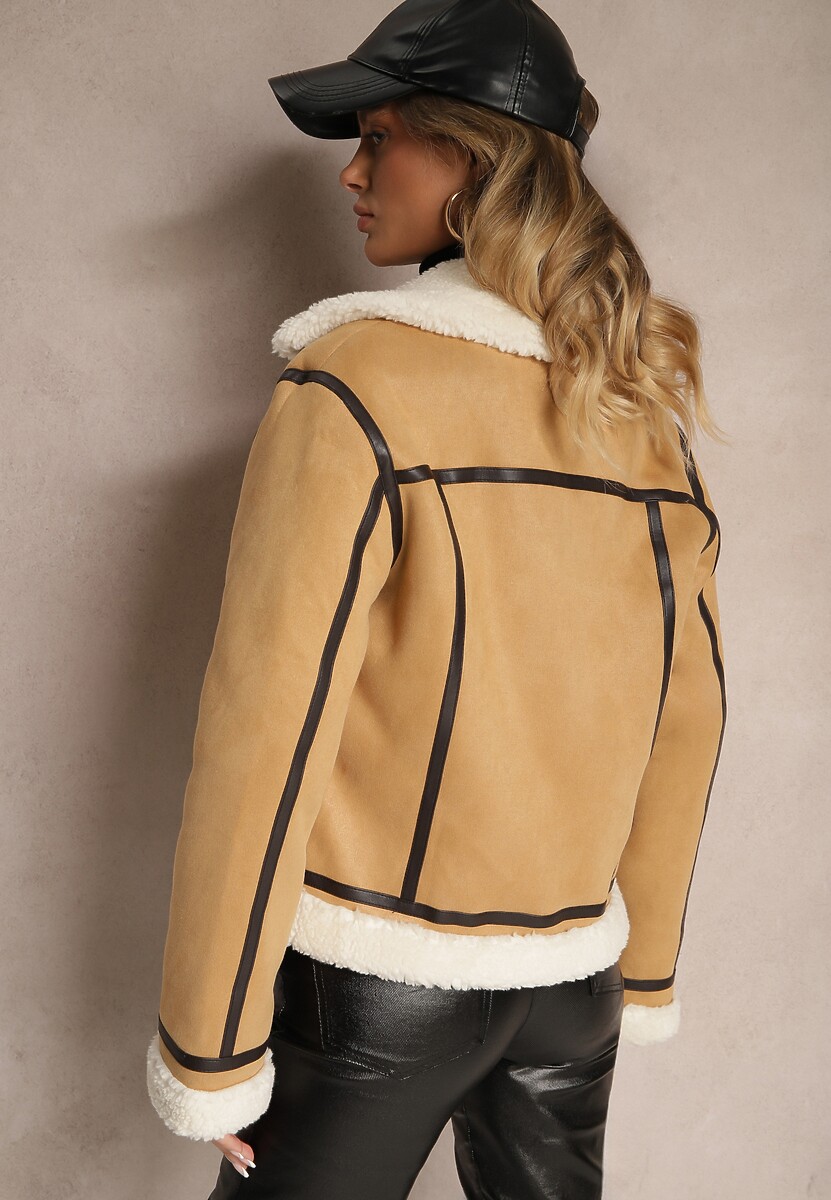 Beżowa Kurtka Biker z Barankowym Futerkiem Zdobiona Asymetrycznym Suwakiem Neanorith