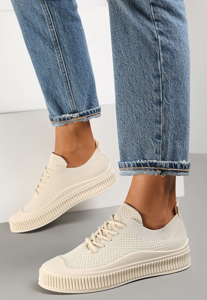 Beżowe Trampki z Siateczkową Cholewką i Tłoczoną Podeszwą Lalnai