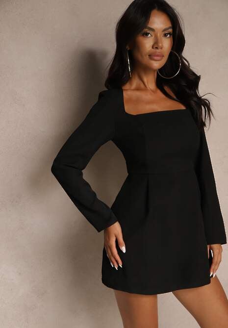 Czarna Sukienka z Długim Rękawem i Kwadratowym Dekoltem o Lekko Rozkloszowanym Fasonie Finzemira