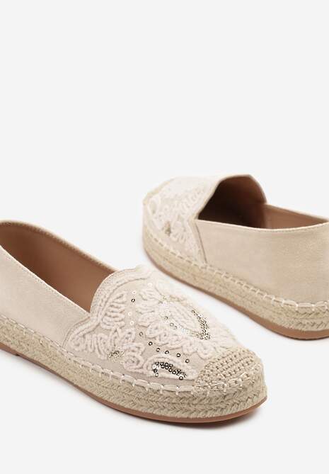 Beżowe Espadryle Ozdobione Haftem i Cekinami na Podeszwie z Plecionki Merindoria