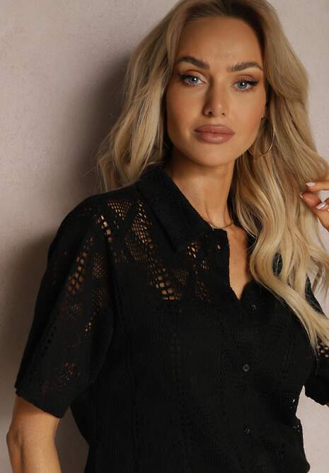 Czarna Boho Koszula z Ażurowymi Zdobieniami i Krótkimi Rękawami Danicra