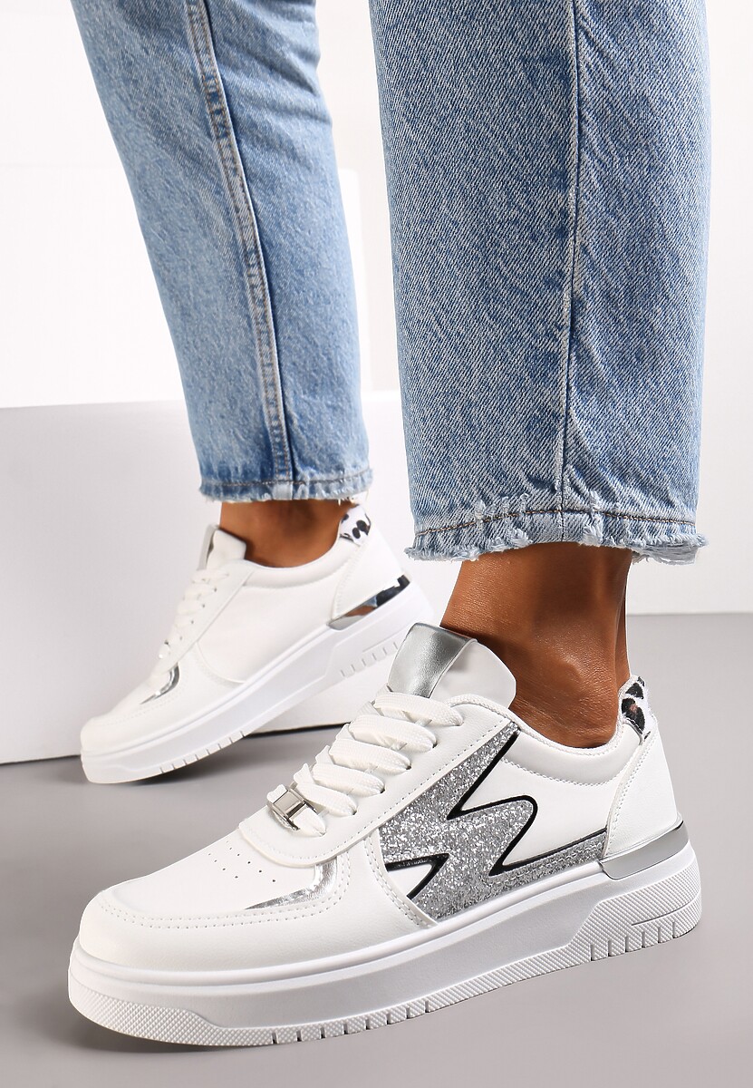 Białe Płaskie Sneakersy z Metalową i Brokatową Wstawką Nebritta