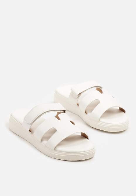 Białe Klapki na Płaskiej Podeszwie Ozdobione Wycięciami Noniviel