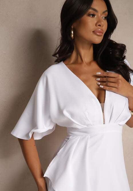 Jasnobeżowa Asymetryczna Sukienka Koktajlowa Vices Ozdobiona Falbanką Nelioraia