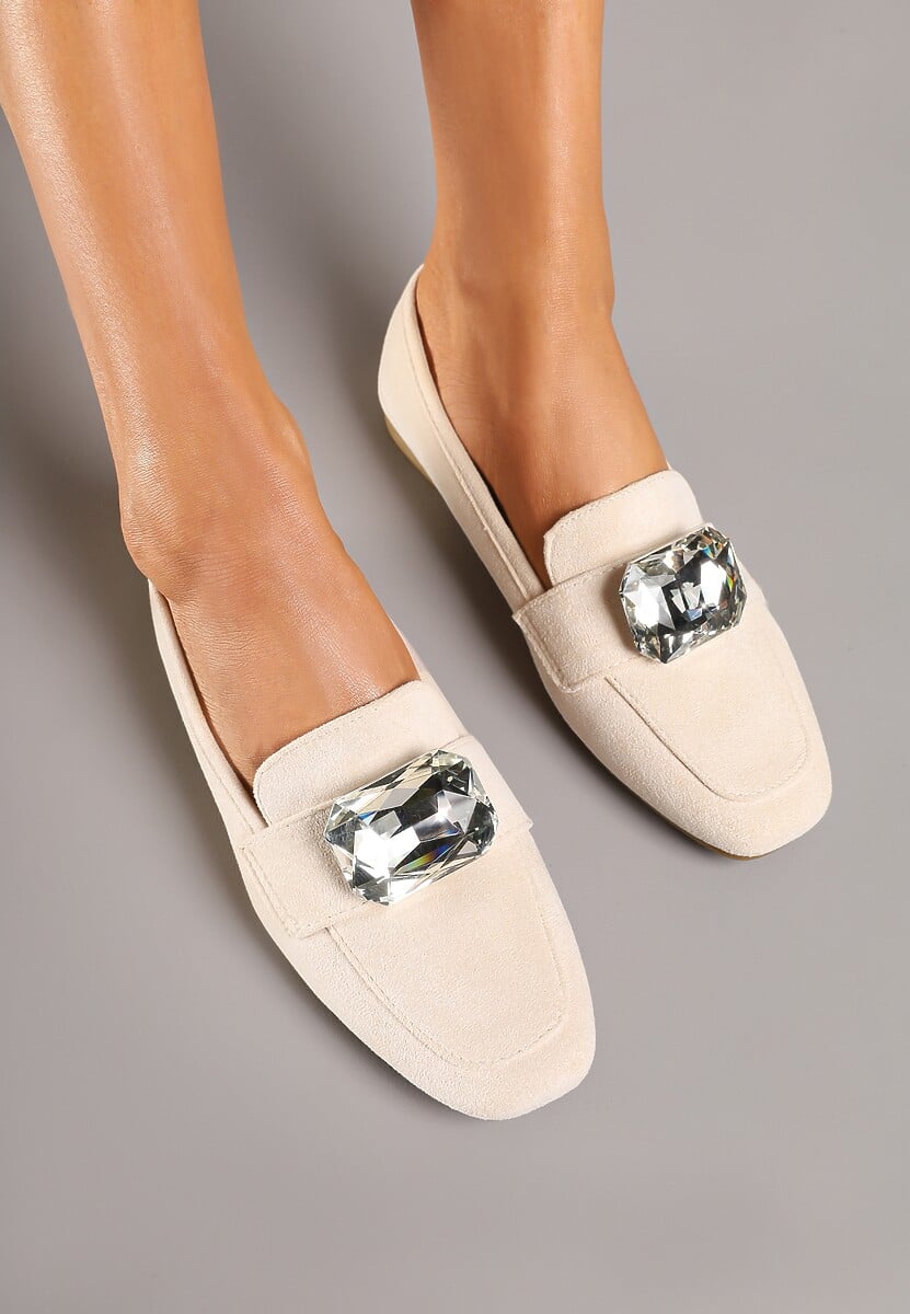Beżowe Mokasyny z Ekozamszu Zdobione Aplikacją z Dużą Cyrkonią Zidanira