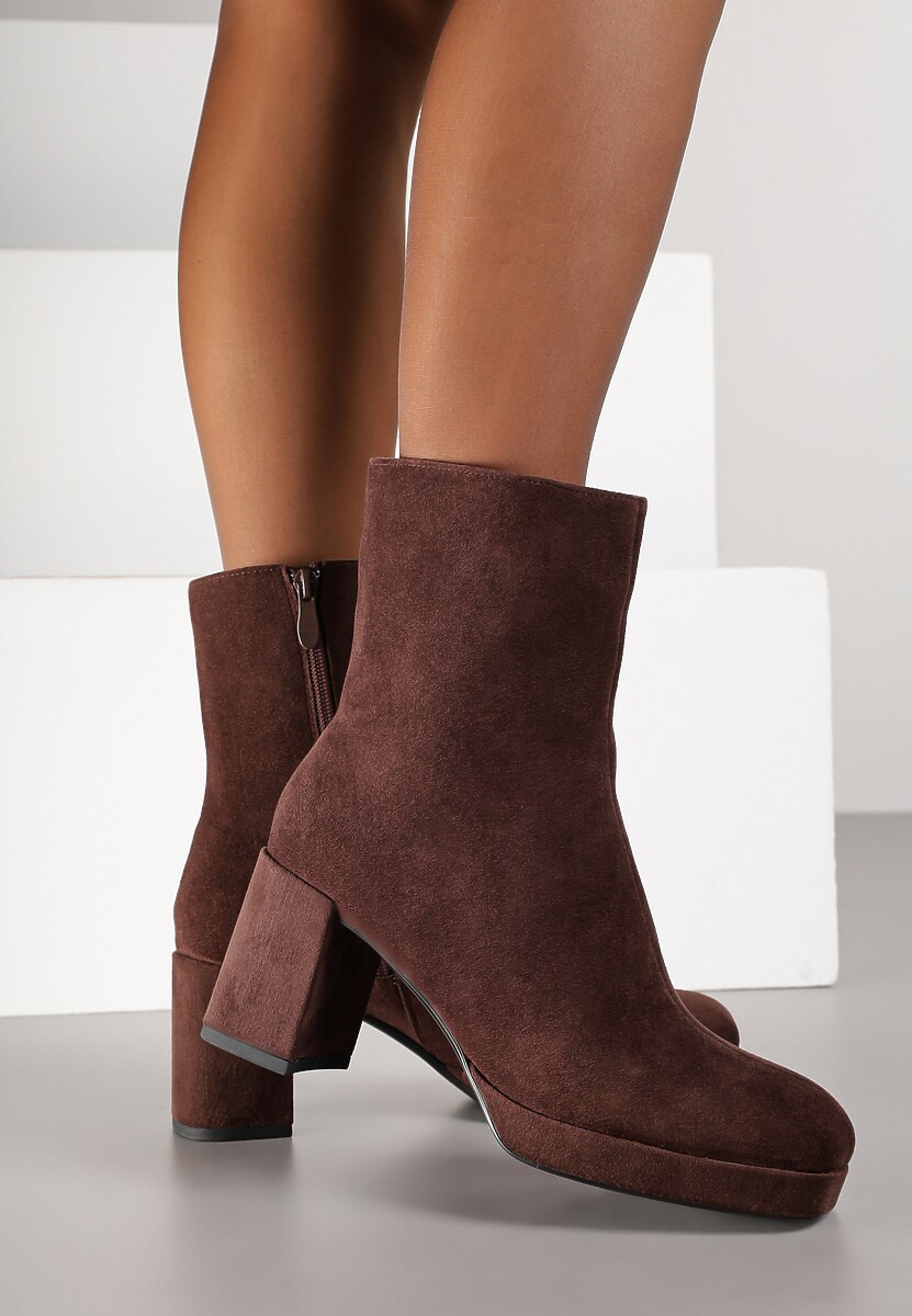 Brązowe Botki Vices na Platformie i Słupku Ozdobione z Kwadratowym Noskiem Faleanna