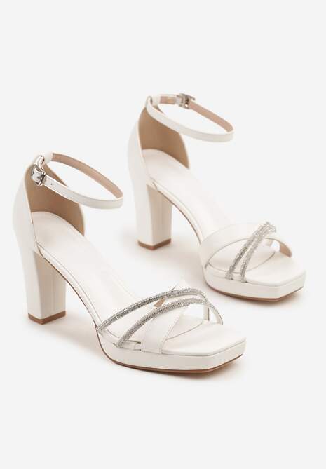 Białe Sandały Vices na Słupku i Platformie Ozdobione Cyrkoniami Felaina