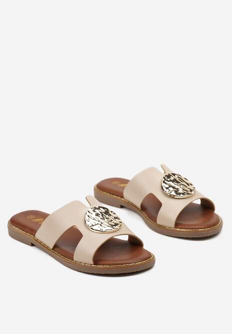 Beżowe Wsuwane Klapki z Ekoskóry z Okrągłą Klamrą Arlevia