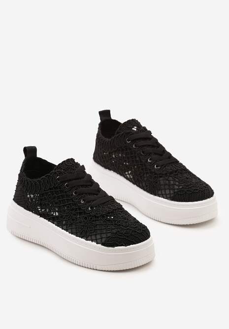 Czarne Sneakersy na Platformie przed Kostkę z Cholewką z Ażurowym Zdobieniem Ebivara