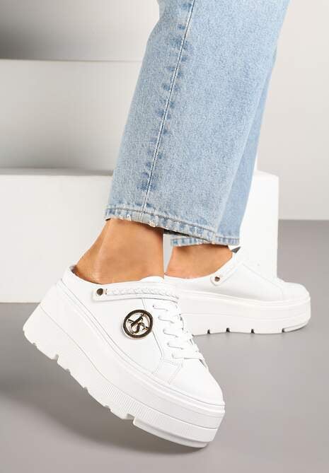 Białe Sneakersy Vices na Platformie z Tłoczeniem Paskiem na Pięcie i Metaliczną Aplikacją Selfedi