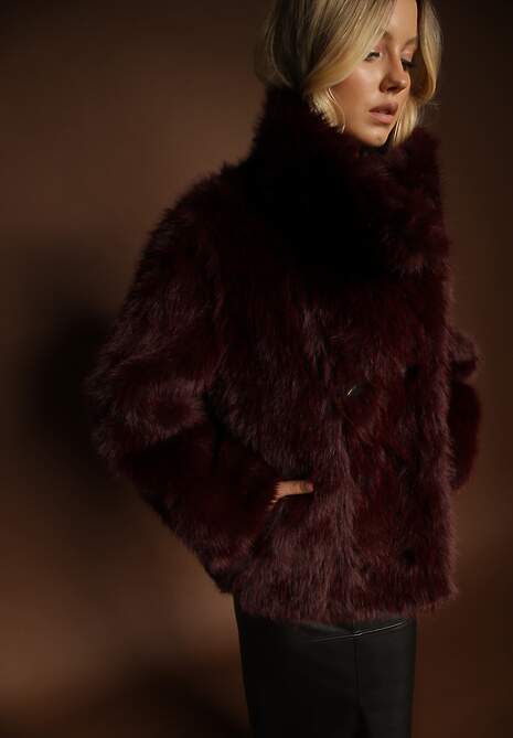 Bordowa Dwustronna Kurtka Biker Ozdobiona Futerkiem Flitta