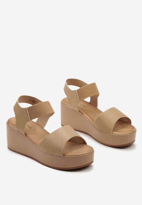 Ciemnobeżowe Casualowe Sandały na Koturnie bez Zapięcia Tesatina