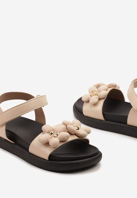 Beżowe Sandały Zapinane na Rzep z Kwiatkami i Złotymi Napisami Liolette