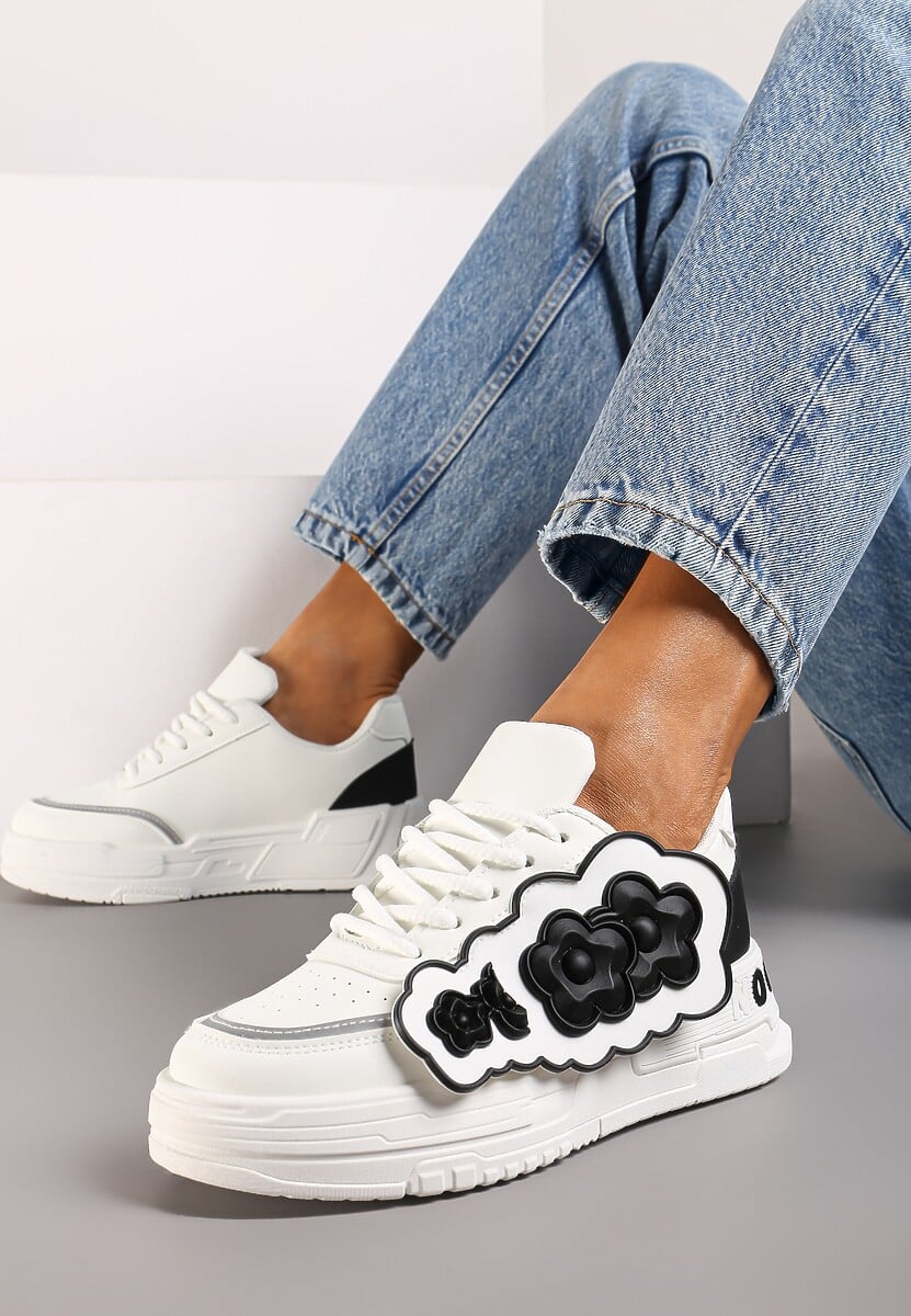 Biało-Czarne Sneakersy na Niskiej Platformie z Ozdobnymi Kwiatkami na Boku Benavilla