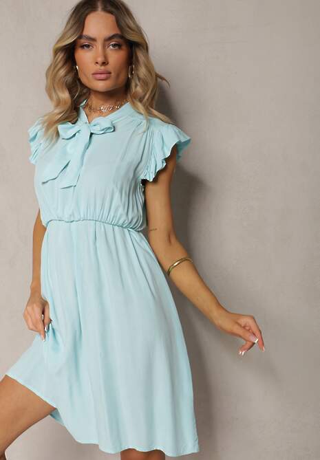 Jasnoniebieska Sukienka Rozkloszowana z Gumką w Talii i Wiązaniem przy Dekolcie Naque