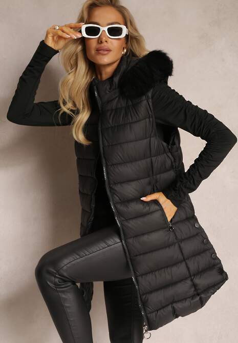 Czarna Pikowana Kamizelka z Kapturem Ozdobionym Sztucznym Futerkiem i Kieszeniami Derimeve