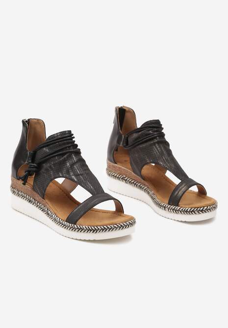 Czarne Sandały na Koturnie Zapinane na Suwak z Ozdobnymi Wiązaniami Moatta